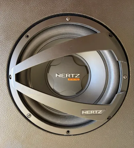 Subwoofer Hertz 10 pol. + Amplificador Hertz HCP 5D