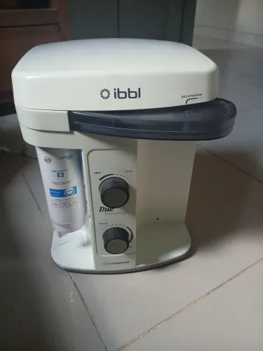Bebedouro biblioteca com bico articulado
