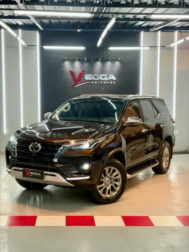 Toyota Hilux SW4 SRX 4X4 2.8 TDI 16V Dies. Aut. 2023