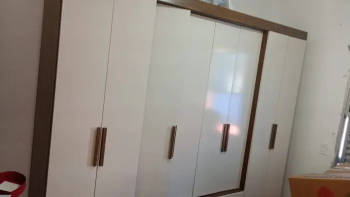 Guarda roupa em boas condições