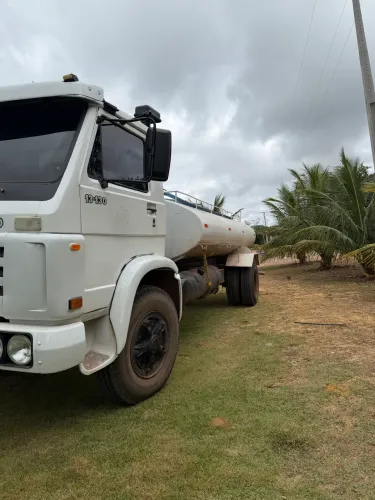 Caminhão pipa 