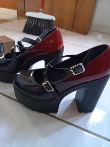 Sapatos góticos promoção cada unidade R$70