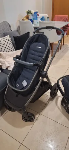 Carrinho de bebê e bebê conforto maxi 