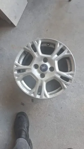 Roda Ford aro 15