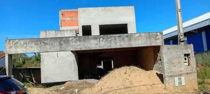 Vende-se casa no Paruru 280 metros por 400 mil