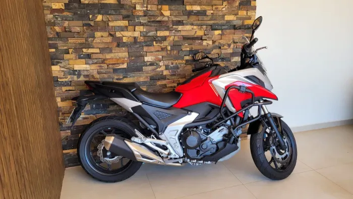 Nc750x seminova