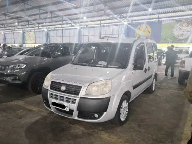 Fiat Doblo Essence 1.8 Flex 16V 5P 2012