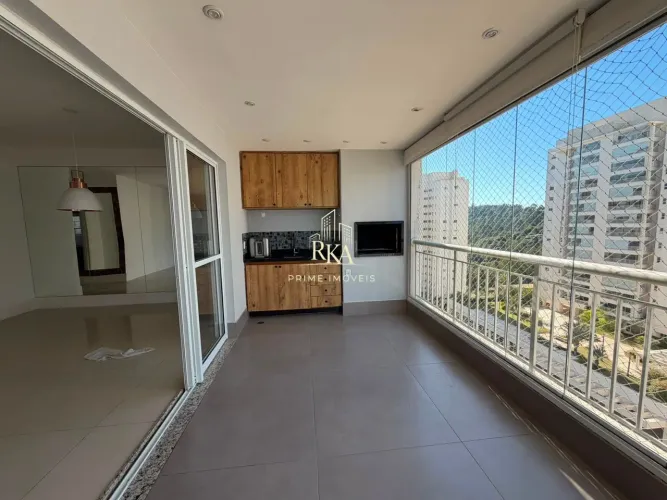 Apartamento com 132m², 4 dormitórios sendo 1 suíte e 2 vagas para locação no con