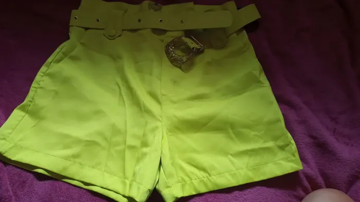 Short social com cinto, tamanho M
