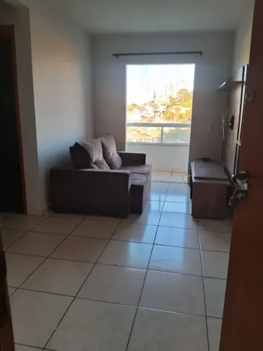 Alugo apartamento semimobiliado com 2 quartos no Ed. Molinere