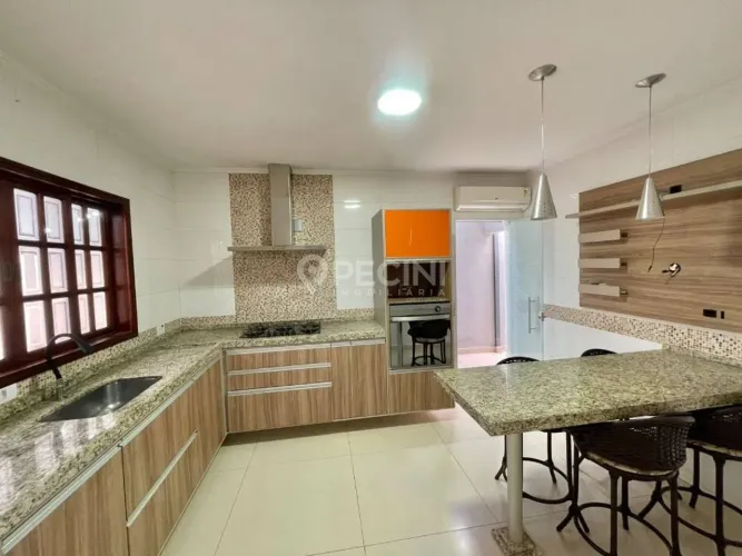 Casa com 2 quartos para venda, no Recanto Flafer em Santa Gertrudes.