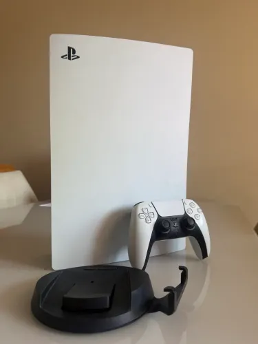 PlayStation 5 (PS5) - Versão FAT com Leitor