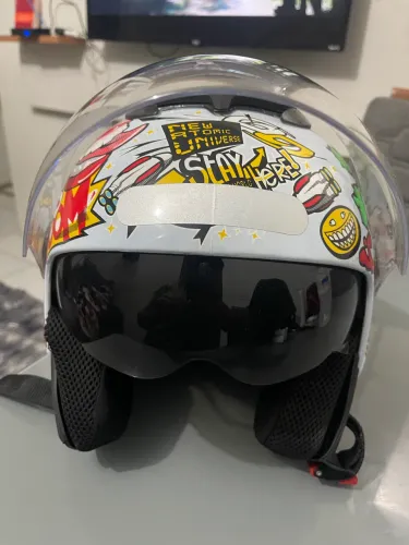Capacete novo pouco tempo de uso