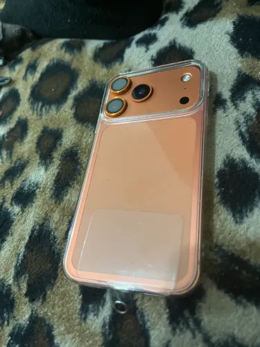 iPhone XR na carcaça do 17pro laranja 128 gigas