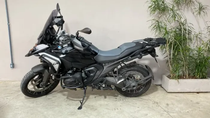 BMW R 1300 GS Triple Black só 4300 km