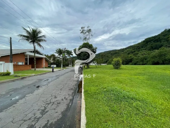 Terreno à venda na Marina Guarujá