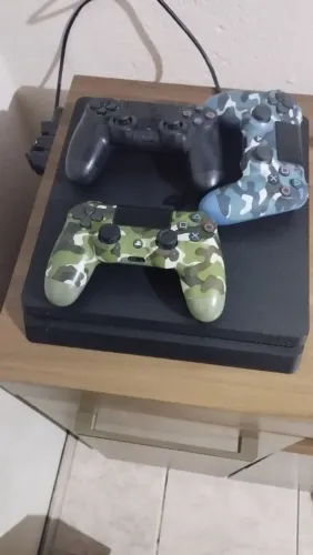 PS4 Slim 500GB + 10 jogos