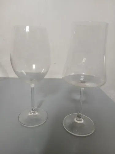 2 Taça Cristal de Vinho em perfeito estado grandes
