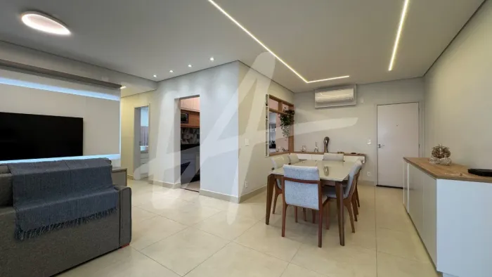 Apartamento de 3 Dormitórios sendo 2 com suítes | Todo reformado | Climatizado | Res. Rio