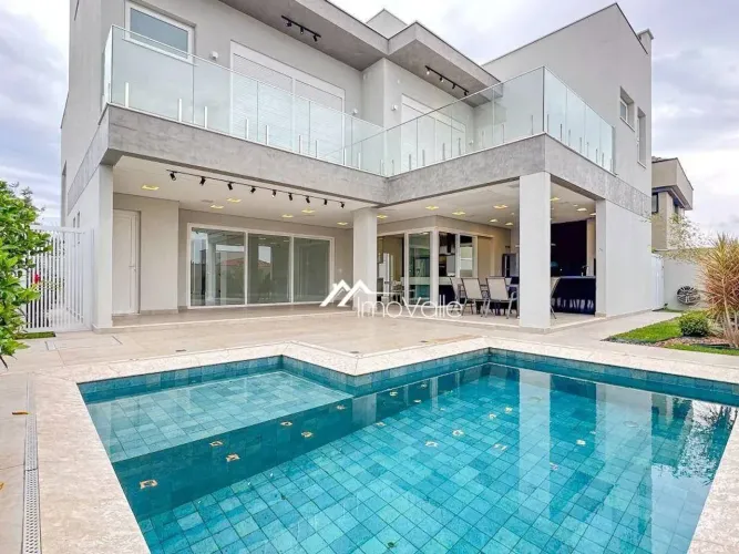 Casa à venda no condomínio Alphaville em São José dos Campos.