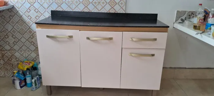 CÔMODA, BALCÃO DE COZINHA E BASE DE CAMA BOX 