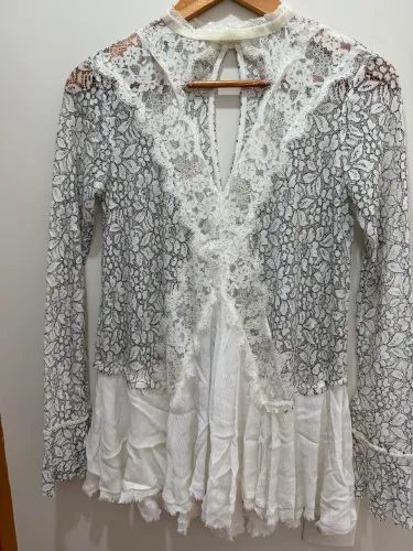 Bata Feminina em Renda Linda!!!