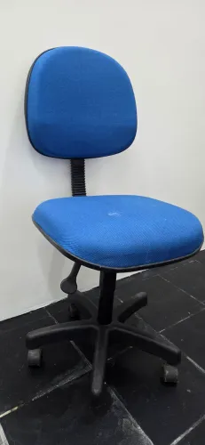 Vendo Cadeira de escritório