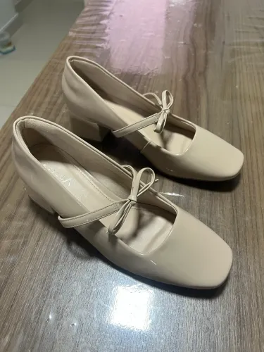 Sapato feminino fechado salto baixo