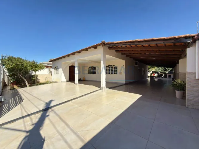 Residencial Amazonas Casa de 4 Quartos sendo 2 Suítes, Área de Lazer e 4 Vagas de Garagem