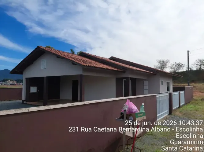Belissima casa dois dormitorios no bairro Escolinha Guaramirim