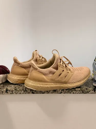 ultra boost bege