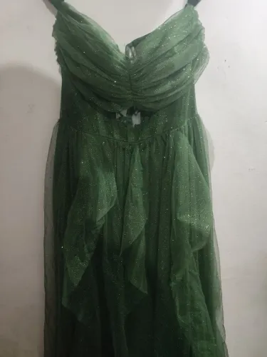 vestido tule verde oliva