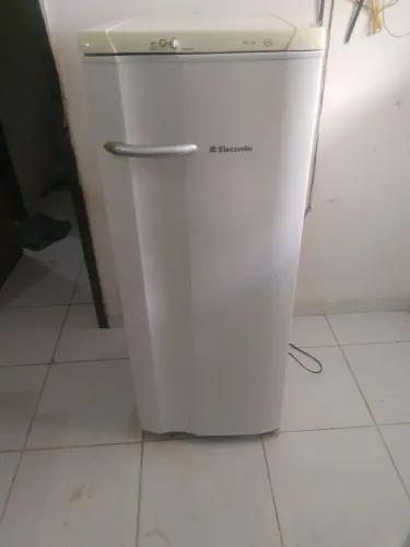vende-se geladeira Electrolux
