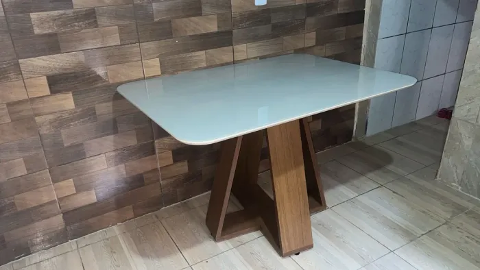 Mesa de jantar 4 cadeiras