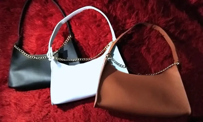 Bolsas pequenas e simples