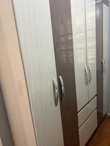 Guarda roupa 6 portas