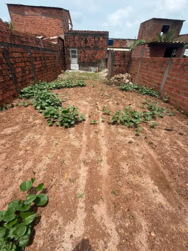 Vende-se terreno no bairro Vila Embratel 