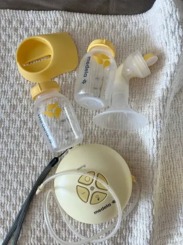 Extrator de Leite Elétrico com Controle Medela Swing