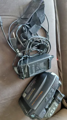 ? CÂMERA DE FILMAR PANASONIC - ÓTIMA OPORTUNIDADE!