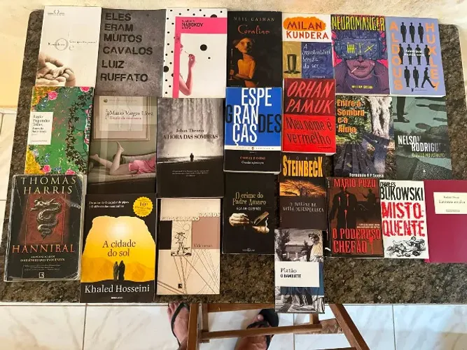 Coleção literatura estrangeira (preço inclui todos os livros)