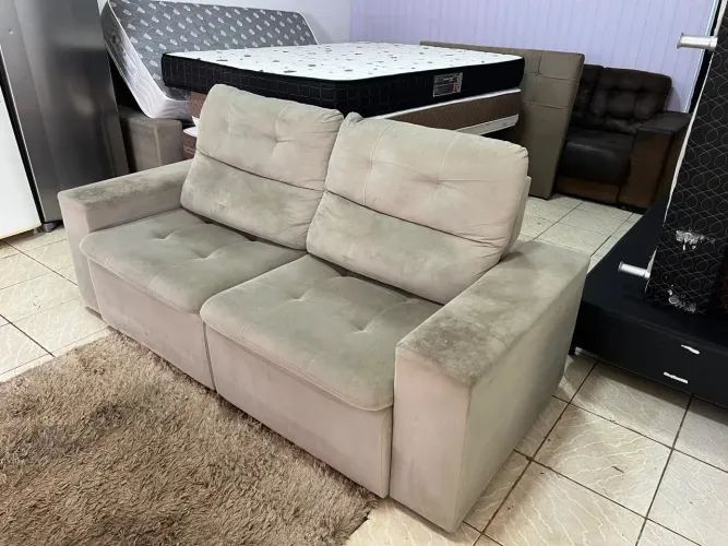 Sofá retrátil e reclinável usado em bom estado apenas os braços um pouco sujos ((ENTREGO))