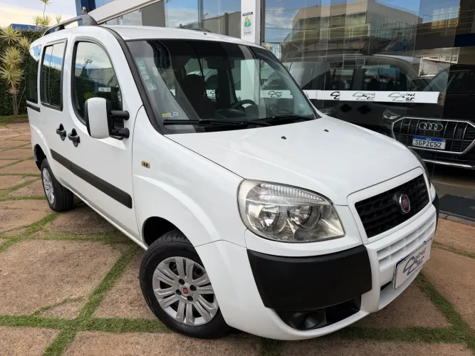 Fiat Doblo Essence 1.8 Flex 16V 5P 2014