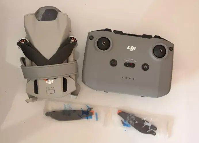 Drone DJI Mini 3 + Cartão Micro SD Samsung 256GB PRO Plus