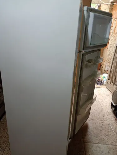 Vendo geladeira duplex Consul funcionando bem sou de Nova Iguaçu entrego com taxa 