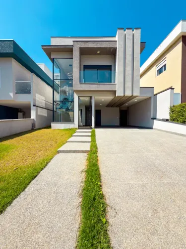 Casa em Santana de Parnaíba com  3 quartos  - SP