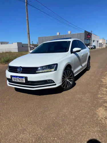 Volkswagen Jetta Comfortline 1.4 TSI 16V 4P Aut. 2018