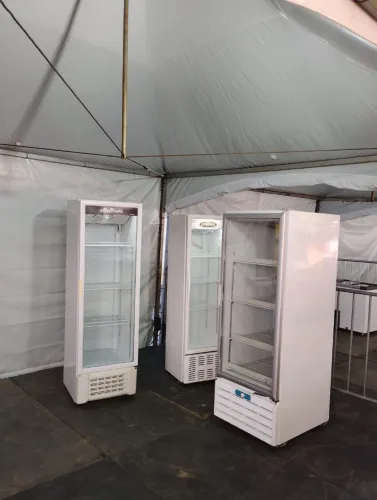 ? FREEZER E EXPOSITORA PARA LOCAÇÃO