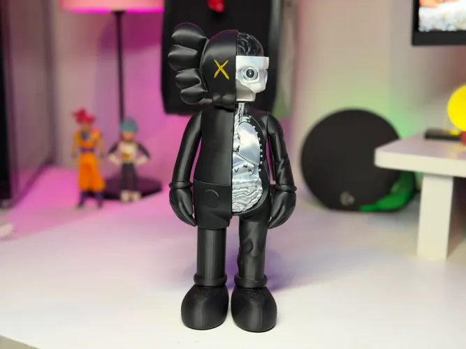 Boneco kaws companion (25cm)