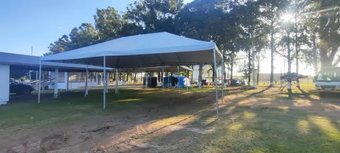 Tenda/pirâmide/toldo