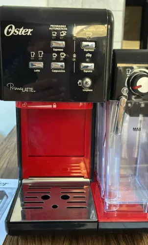 Cafeteira automática espresso latte Oster 